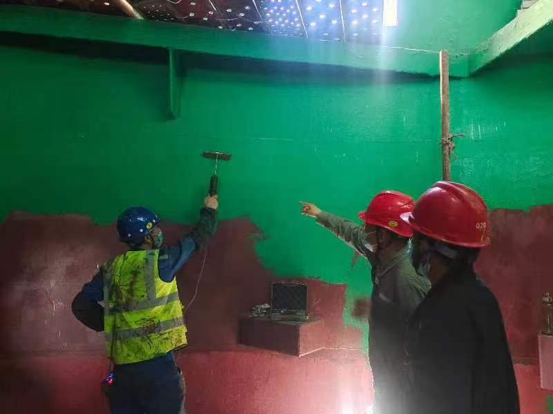 中温玻璃鳞片胶泥施工安全标准是什么？