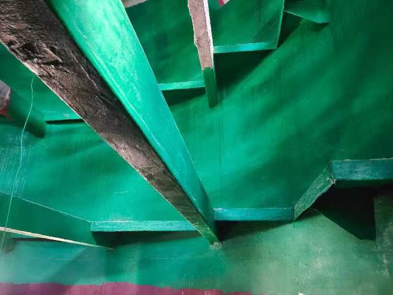 浅析玻璃鳞片胶泥粘耐酸砖施工方案