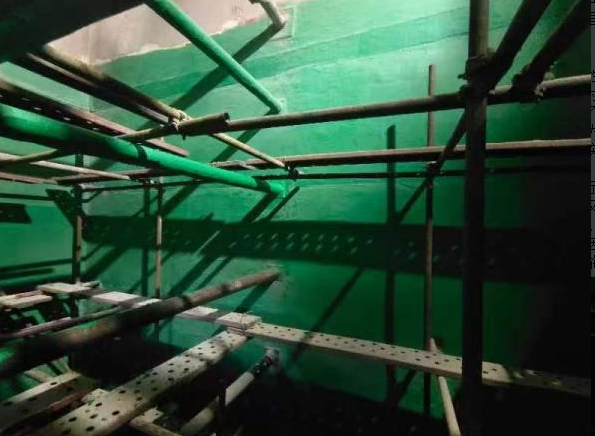 防腐施工玻璃鳞片在脱硫塔腐蚀工程中的关键作用与工程效益