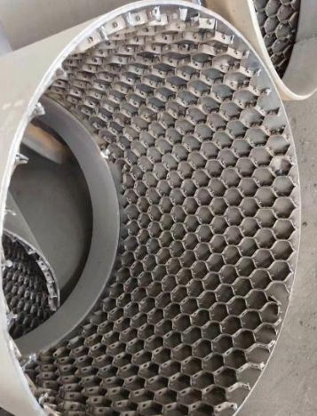 龟甲网耐磨陶瓷涂料的施工要求是什么
